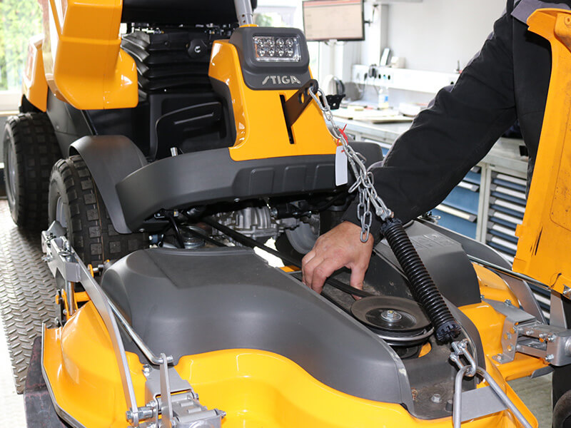 wartungsarbeiten bei schwekutsch